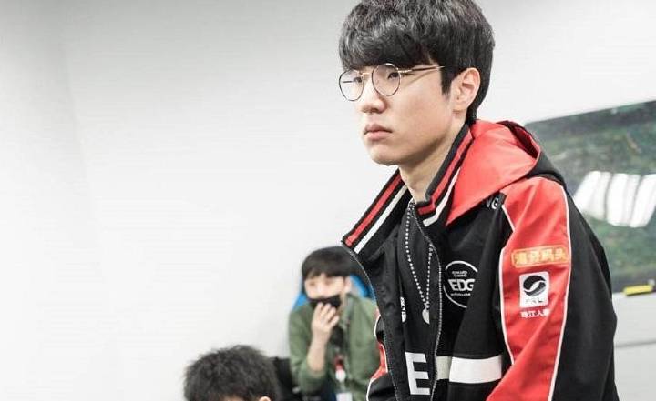 更是一名期 更是一名期